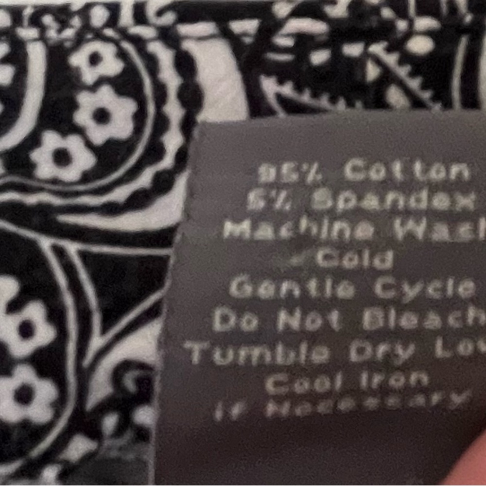 Ann Taylor black and white paisley tank size large - Picture 4 of 5